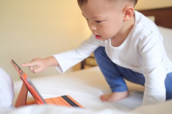 Kapan Waktu Anak Boleh Punya HP Sendiri?