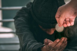 Peringkat I di Dunia, Penduduk Indonesia Kian Dermawan