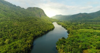Mengenal 5 Sungai Lintas Negara di Indonesia