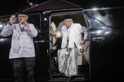 Ma’ruf Amin dan Sarung Premiumnya