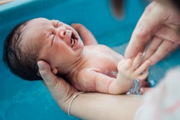 Kisah Bayi Tertua di Dunia, Jadi Embrio 28 Tahun!