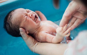 Eksistensi Dukun Bayi, antara Tradisi dan Kebutuhan