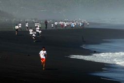 Mitos Nyi Roro Kidul dan Kajian Ilmiah Pantai Selatan