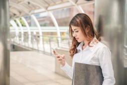 Alasan Netizen Curhat di Media Sosial