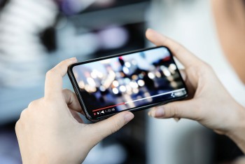 Ini Aplikasi yang Punya Screen Time Tinggi di Ponsel, Pada Sadar Nggak?