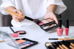 Uang Saku Mahasiswa Rp2 Juta, Tak Lupa Beli Skincare