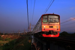 KRL Solo-Jogja Vs Tol, Mana Lebih Cepat dan Hemat?