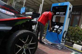 Minat Mobil Listrik? Pahami Standar Internasional SPLU