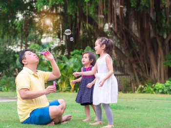 Jumlah Anak Ideal? Suami Ingin Lebih Banyak Anak
