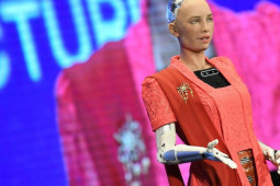 Tak Hanya Sophia, Robot-Robot Ini Juga Cantik dan Pintar