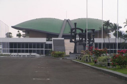 Periode Sebelumnya Sarat Kontroversi, Kinerja DPR 2019-2024 Diragukan?