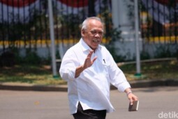 Tetap Jadi Menteri PUPR, Begini Gaya Nyentrik dan Sederhana Basuki Hadimuljono