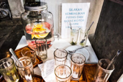 Melawan Gagal Paham di Restoran Self Service