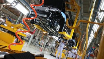 Ramai-Ramai Bikin Pabrik Mobil di Indonesia, China Paling Agresif