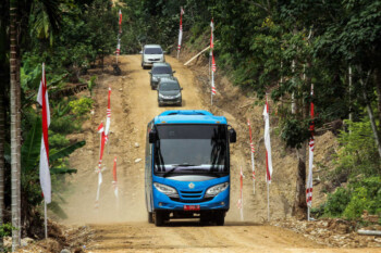 Panjang Jalan di Indonesia 13 Kali Keliling Bumi, tapi …