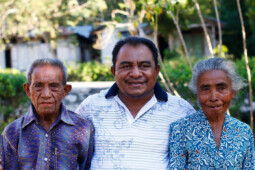 Kisah Petani Buta Huruf Antarkan Anaknya Jadi Bupati TTU