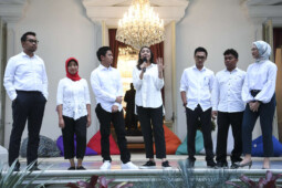 Jadi Staf Khusus Presiden, 7 Anak Muda Ini Digaji Rp51 Juta