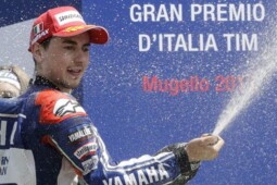 Nyatakan Pensiun, Begini Perjalanan Karier Jorge Lorenzo