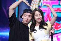 Lucu-Lucu Romantisnya Monday Couple Bikin Fans Running Man Kangen