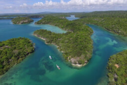 Pesona Mulut Seribu di Ujung Selatan Indonesia