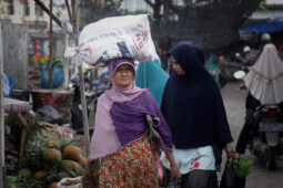 Kisah Inspiratif: Anak Pedagang Sayur Kuliah S2 di AS Sekaligus Jadi Imam Masjid