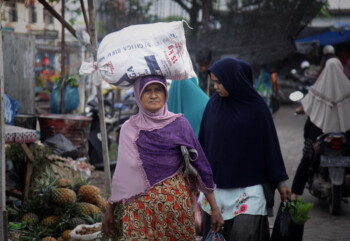 Kisah Inspiratif: Anak Pedagang Sayur Kuliah S2 di AS Sekaligus Jadi Imam Masjid