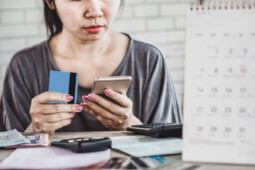 Tips Aman Ajukan Pinjaman Online Versi OJK