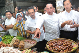 Cerita Berulang Konflik Gubernur dengan Bupati dan Wali Kota