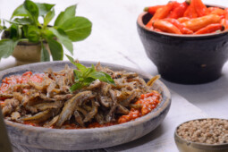 Tren Kuliner Boleh Berganti, Wader dan Uceng Tetap di Hati