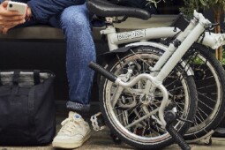 Ini yang Bikin Sepeda Brompton Lebih Mahal dari Mobil Bekas