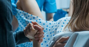 Beda Reaksi Fisik Saat Melahirkan Anak Pertama dan Kedua