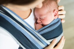 Tutorial Gendong Bayi Baru Lahir, Perhatikan Bagian Ini