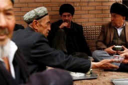 Melacak Asal Usul Etnis Uighur