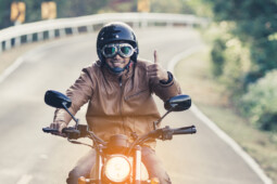 Melihat Kembali Aturan Motor Wajib Menyalakan Lampu Siang Hari