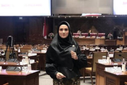 Kontroversi Mulan Jameela: Kacamata ”Gucci”, SD 3 Tahun, sampai Hak Imunitas