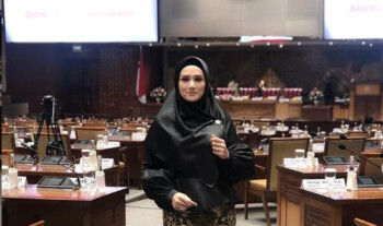 Kontroversi Mulan Jameela: Kacamata ”Gucci”, SD 3 Tahun, sampai Hak Imunitas