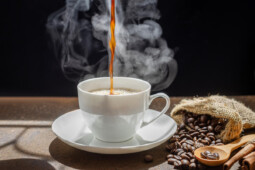 Seruput Minuman Panas Bisa Picu Kanker