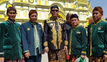 Tren Bikin Keraton, dari Mumet Mikir Utang hingga Rawat Tradisi