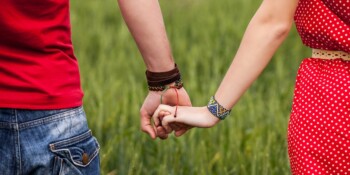 Punya Tabungan Bareng Pacar, Perlu Enggak ya?
