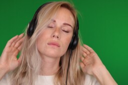 Penjelasan Efek Misterius Video Suara Berbisik ASMR