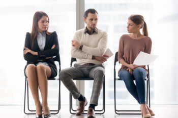 Be Positive, Hadapi Rekan Kerja yang Iri dengan Cara Ini