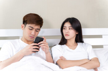 Cara Simpel hingga Anti Mainstream Hadapi Pasangan Cuek