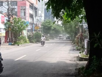 Terpapar Hujan Abu, Ini Cara Membersihkan Debu Vulkanik