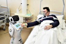 Robot Tommy Bantu Pasien Covid-19 di Italia, Bagaimana di Indonesia?