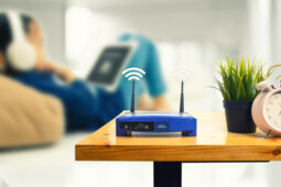 Bisa Bikin Sinyal Internet Lemot, Jauhkan 5 Benda Ini dari Router Wifi