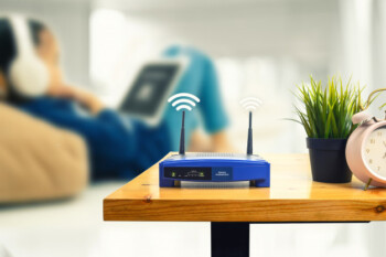 Bisa Bikin Sinyal Internet Lemot, Jauhkan 5 Benda Ini dari Router Wifi