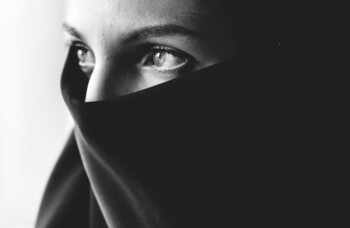Tak Perlu Skincare Mahal, Ini 5 Tips Kecantikan Alami ala Islam