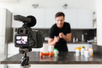 Lelahnya Jadi Youtuber, Ini Tanda-Tanda Harus Beristirahat dari Dunia Maya