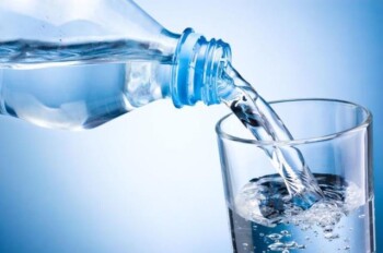 Dulu Dianggap Aneh, Ini Sejarah Air Minum Kemasan Aqua hingga Sukses