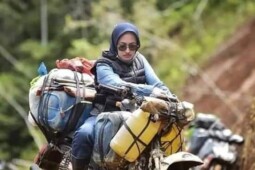Mengenal Indah Putri, Bupati Cantik yang Bagikan Sembako dengan Off Road